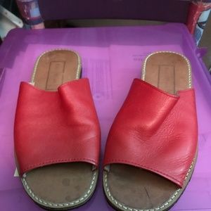 Slide leather sandal